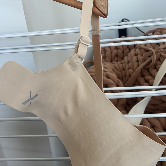 Knix Revolution V-Neck Bra M+ - Picture 4 of 5